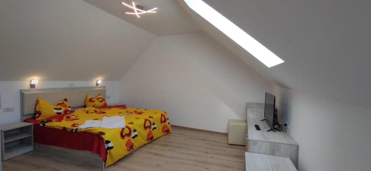 Făgăraş Calypso Rooms מראה חיצוני תמונה